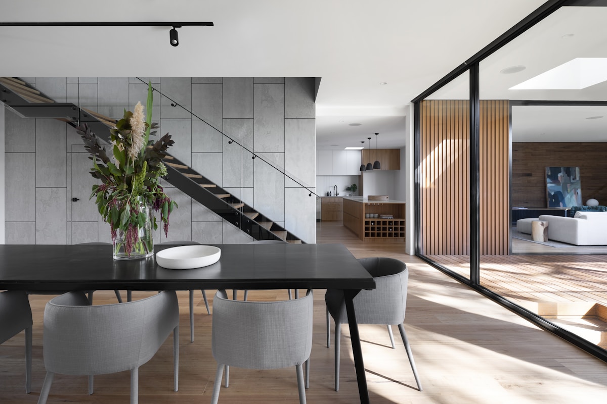 Luxury Downtown Penthouse - image 2